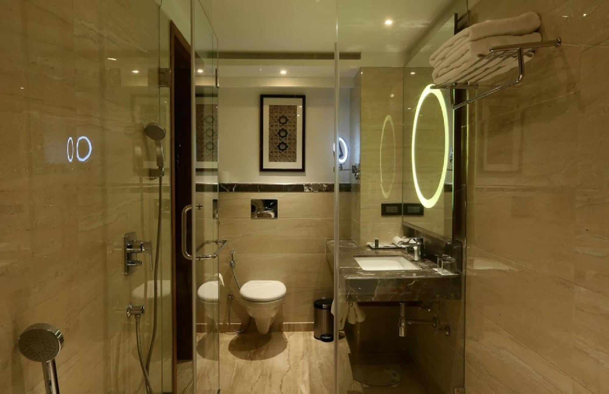 Hotel West End Igi Airport Delhi 4*