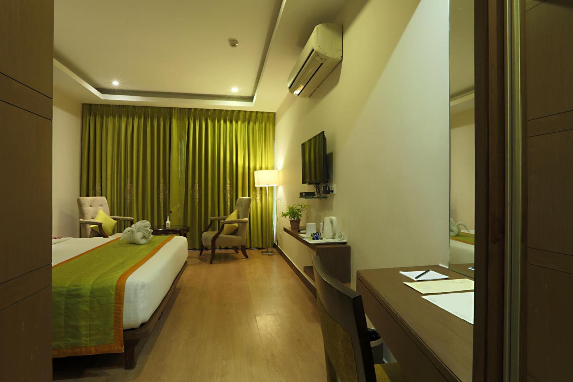West End Igi Airport Delhi 4*
