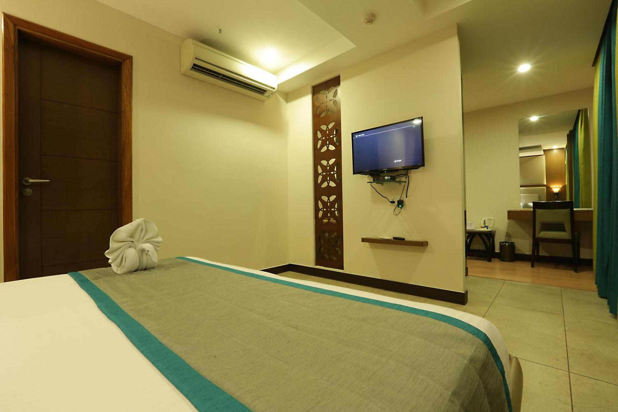 West End Igi Airport Delhi Hotel